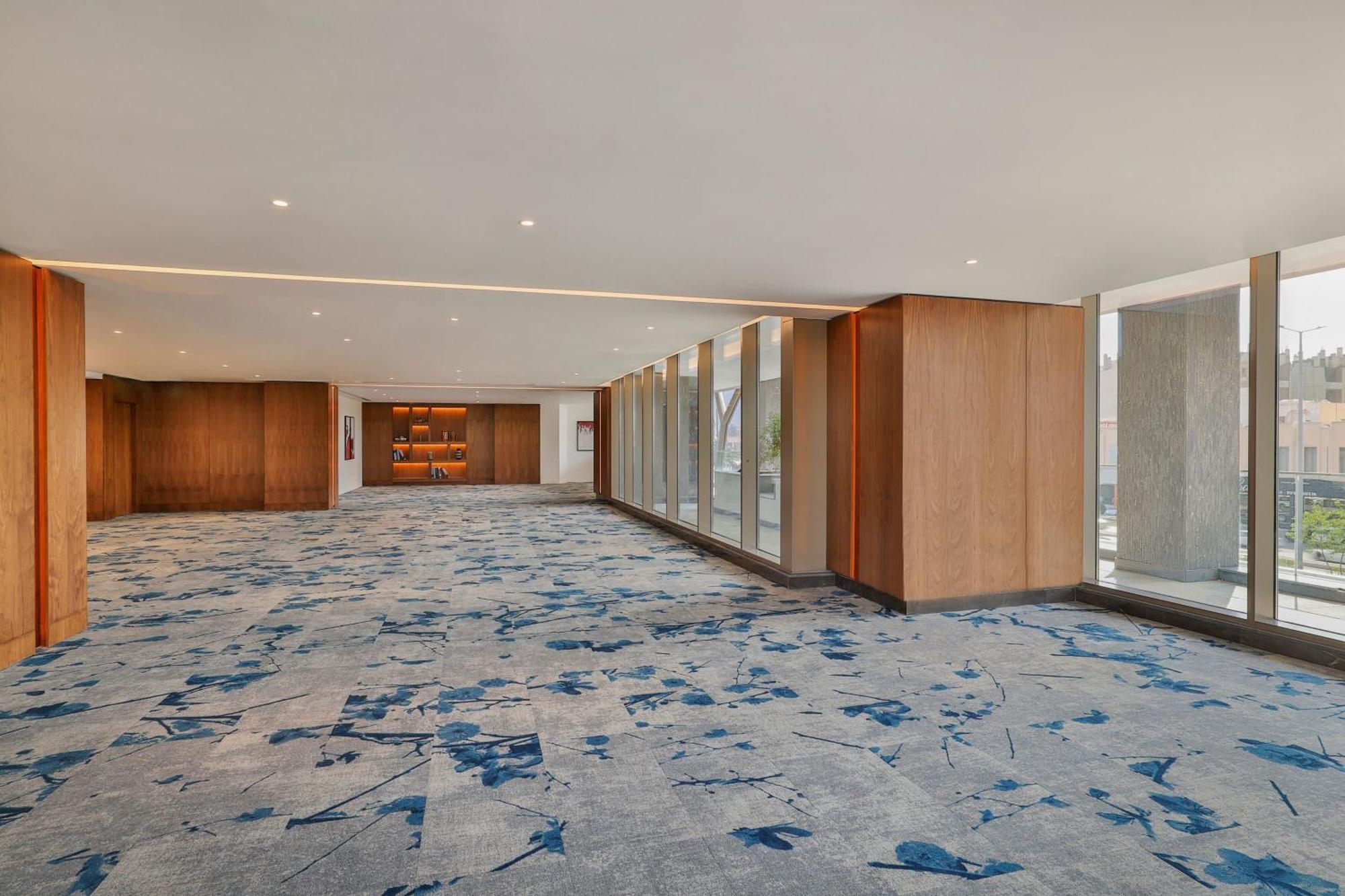 Jeddah Marriott Hotel Madinah Road Exterior foto The interior of the hotel